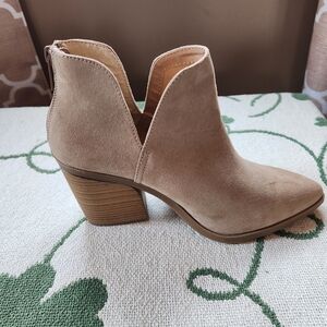 Torrid tan faux suede V cut booties with back zipper